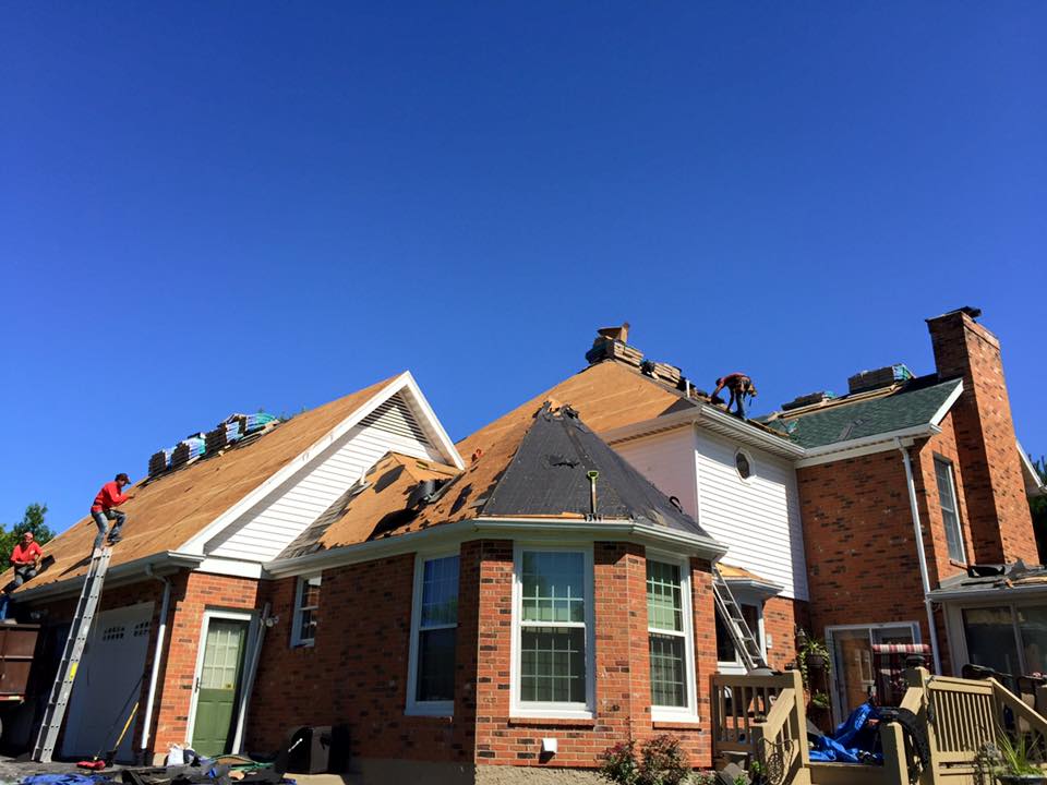 Roofers in St. Louis, MO