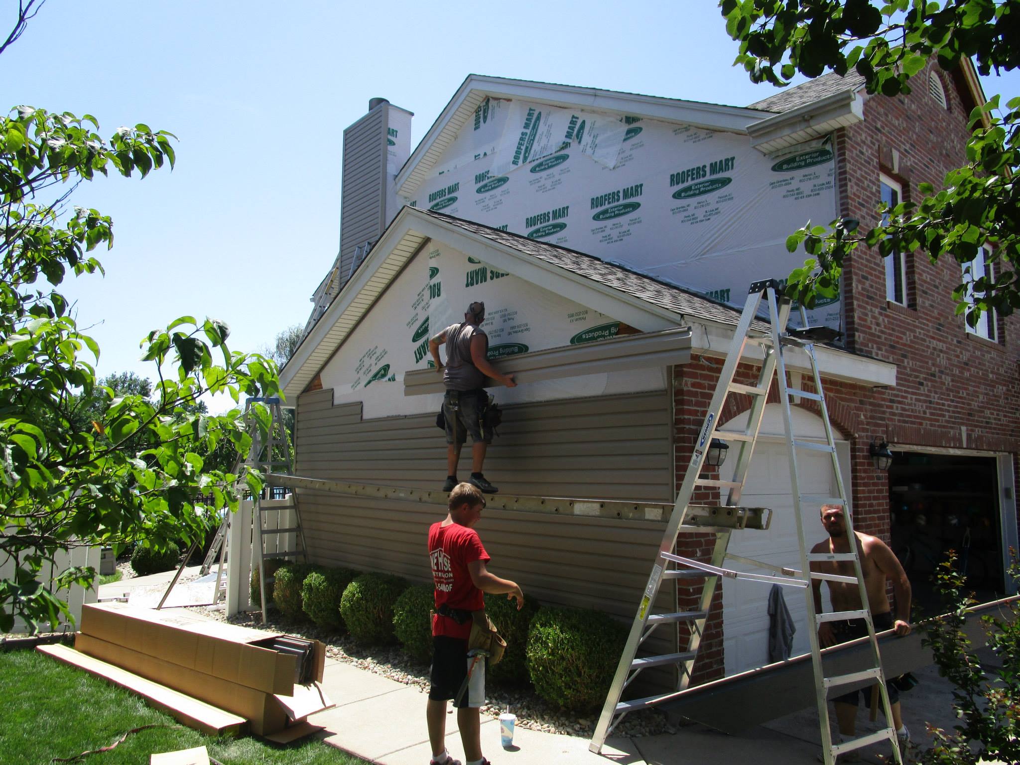 Roofers in St. Louis, MO